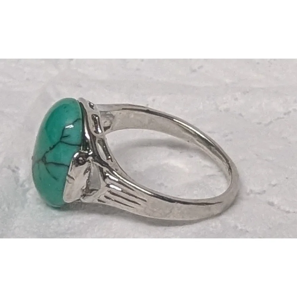 Silver Tone Ring Size 9 Aqua Blue Teal Oval Stone Fashion Costume Jewelry New